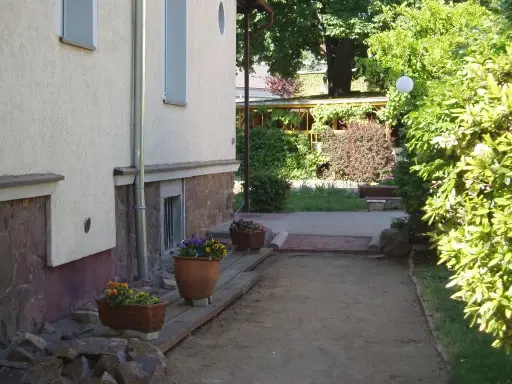 Dvůr